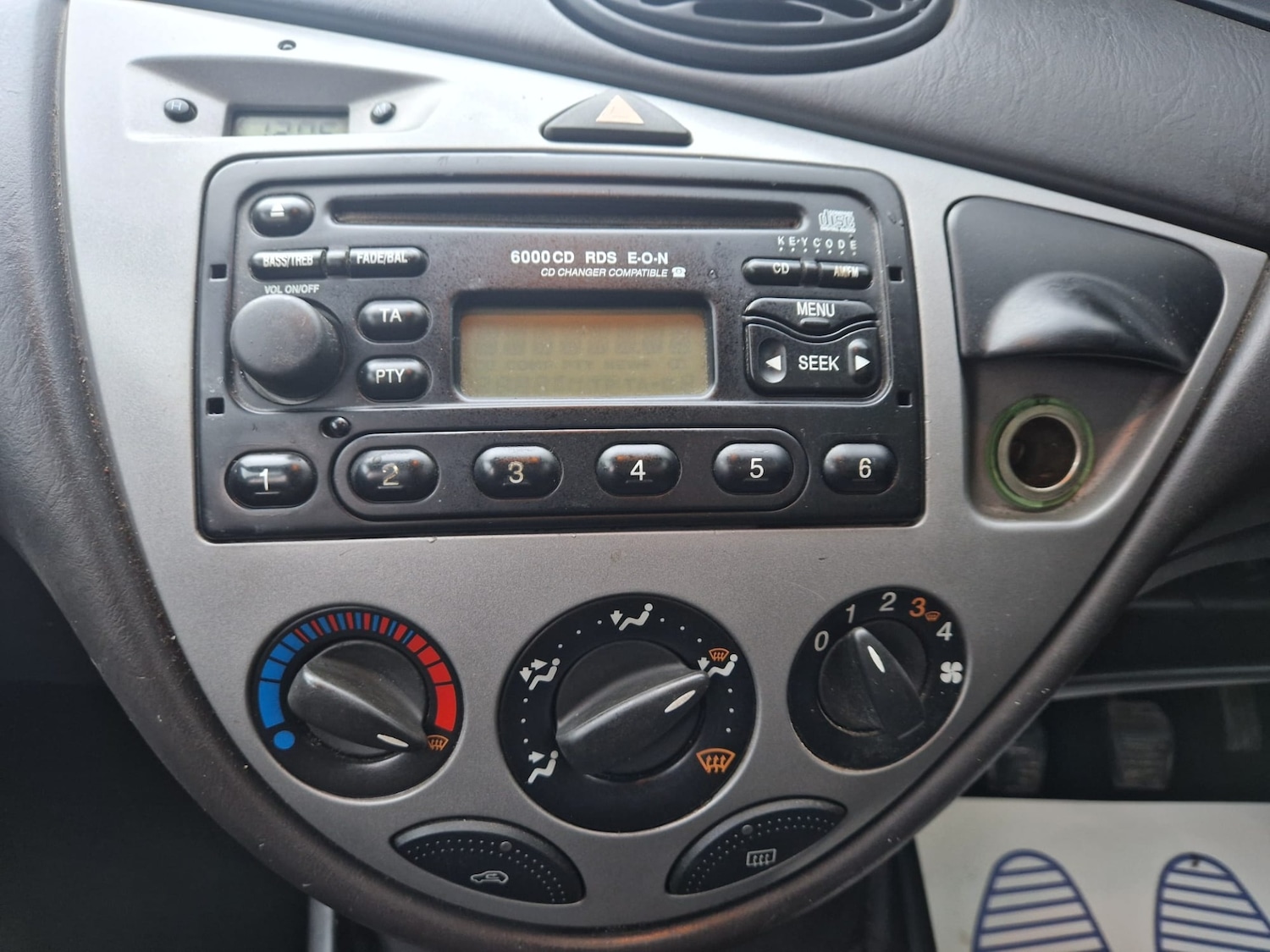 Used Ford Focus 2003 for sale - 76920070: Photo 33