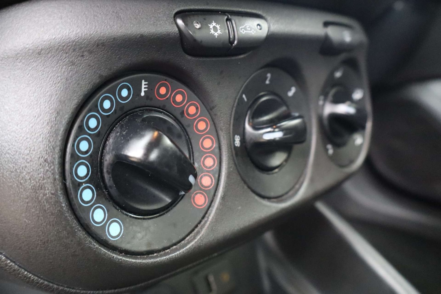 Used Vauxhall Corsa 2015 for sale - 78123009: Photo 25