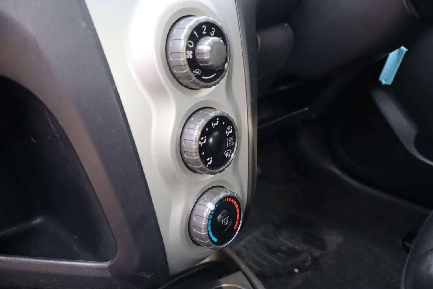 Used Toyota Yaris 2006 for sale - 77989936: Photo 44