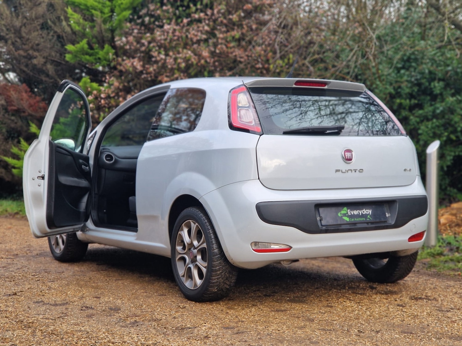 Used Fiat Punto Evo 2010 for sale - 76832048: Photo 9