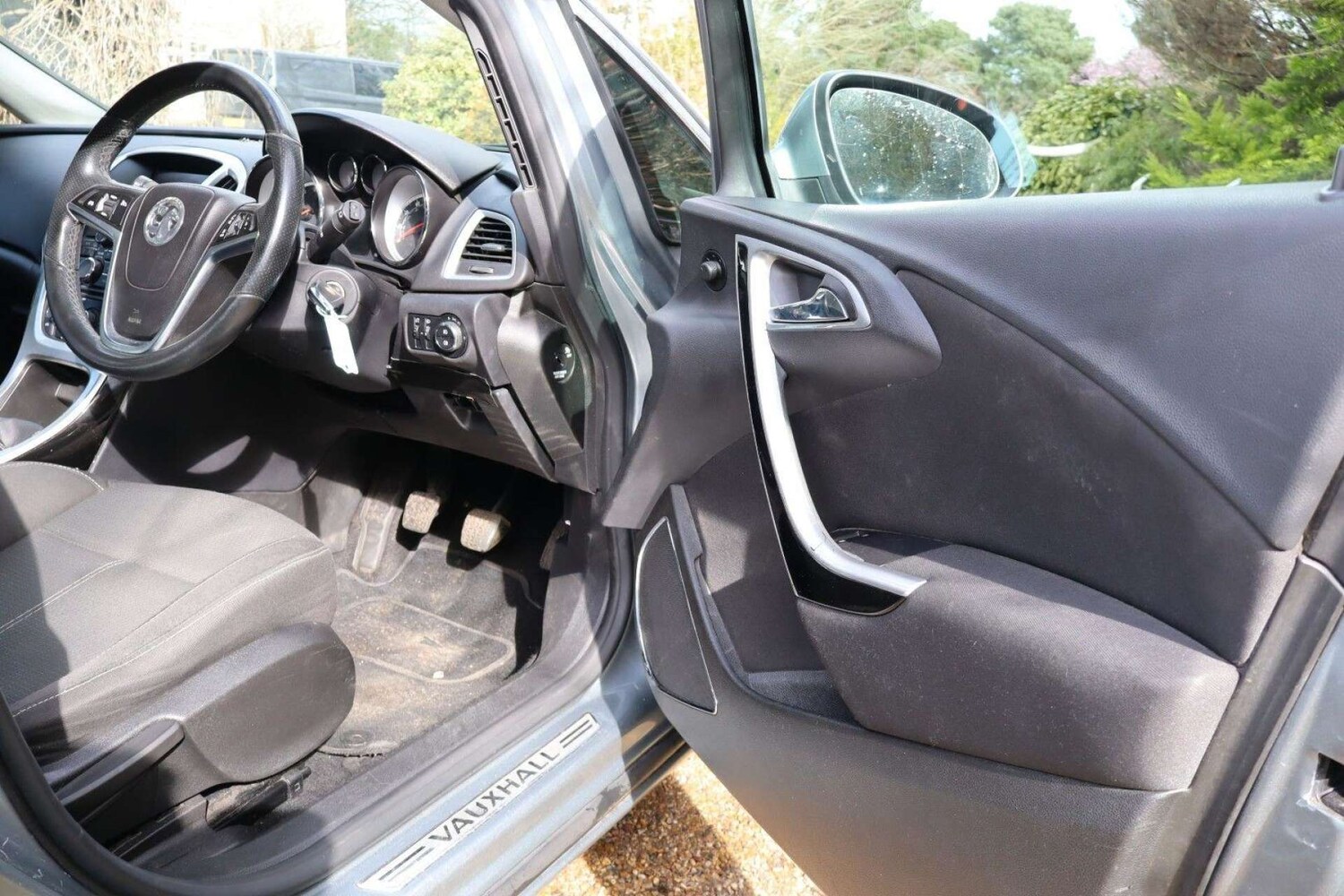 Used Vauxhall Astra 2011 for sale - 77910138: Photo 28