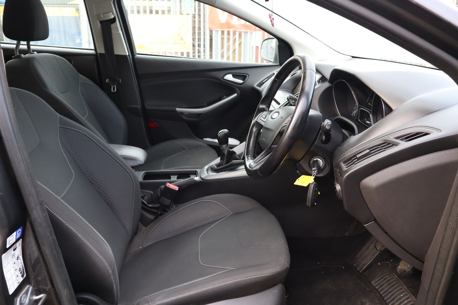 Used Ford Focus 2015 for sale - 77023212: Photo 2