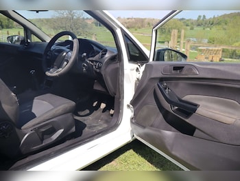 Used Ford Fiesta 2015 for sale - 78328569: Photo