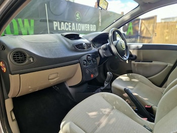 Used Renault Clio 2006 for sale - 79606842: Photo