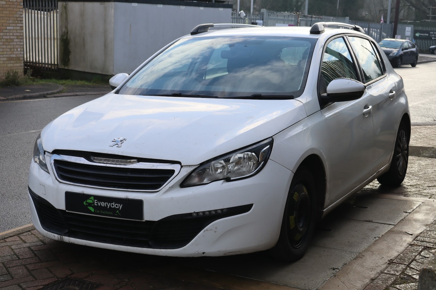 Used Peugeot 308 2016 for sale - 77245522: Photo 2