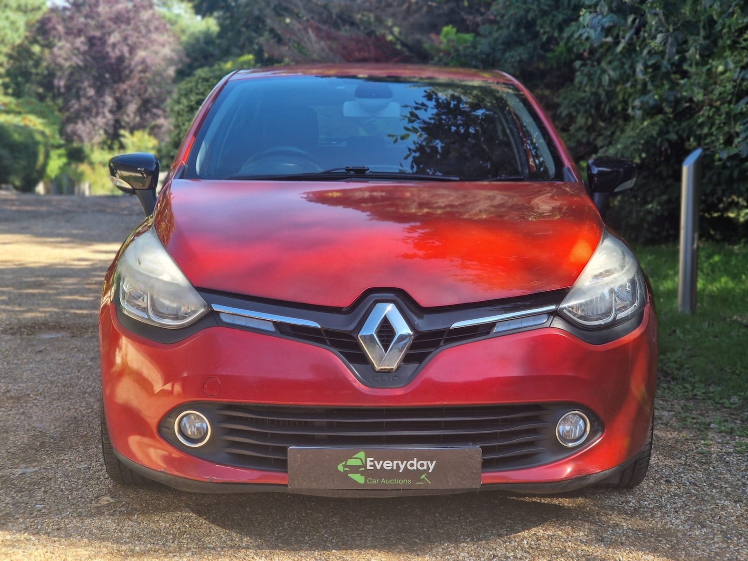 Used Renault Clio 2015 for sale - 76076302: Photo 1