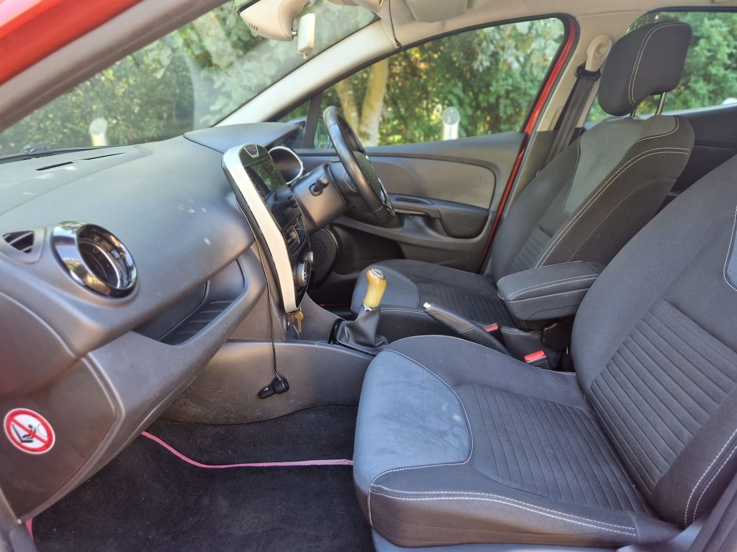 Used Renault Clio 2015 for sale - 76076302: Photo 9