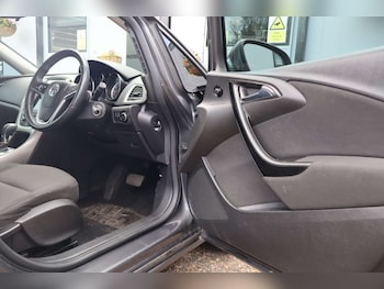 Used Vauxhall Astra 2012 for sale - 78254102: Photo