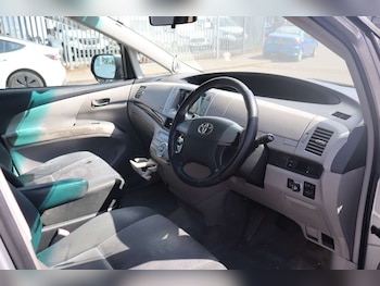 Used Toyota Estima 2019 for sale - 78411570: Photo