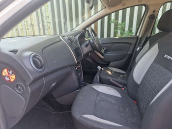 Used Dacia Sandero Stepway 2016 for sale - 78700847: Photo
