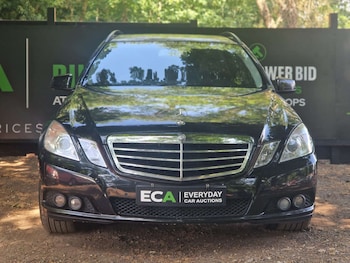 Used Mercedes-Benz E Class 2010 for sale - 78722185: Photo