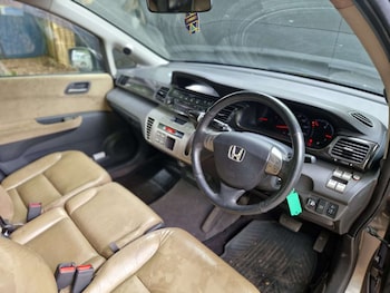 Used Honda FR-V 2007 for sale - 78654431: Photo