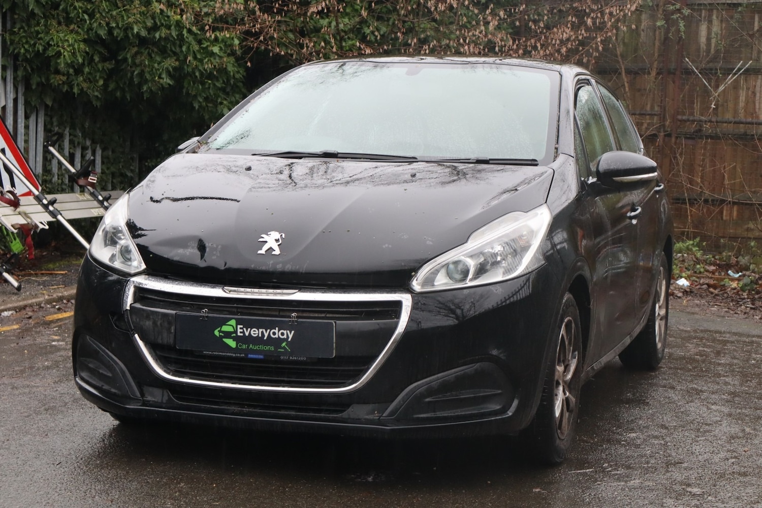 Used Peugeot 208 2017 for sale - 77208612: Photo 2