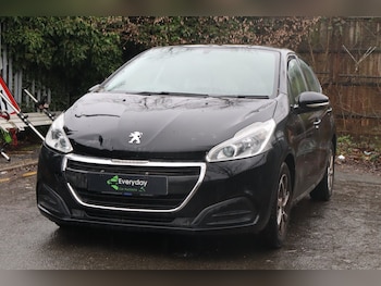 Used Peugeot 208 2017 for sale - 77208612: Photo