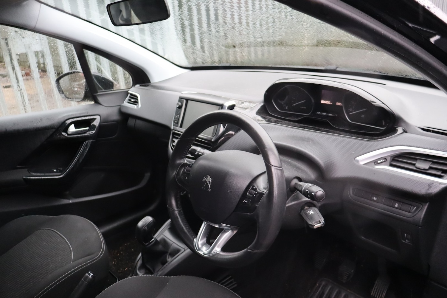 Used Peugeot 208 2017 for sale - 77208612: Photo 4