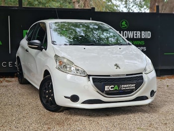 Used Peugeot 208 2014 for sale - 79537902: Photo