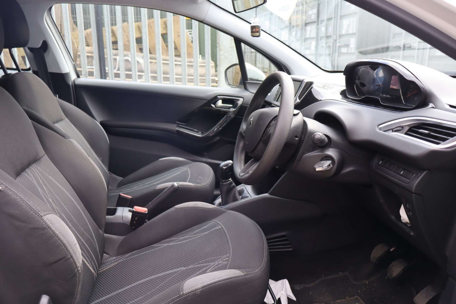 Used Peugeot 208 2015 for sale - 78083370: Photo 10