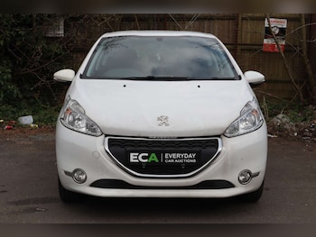 Used Peugeot 208 2015 for sale - 78083370: Photo