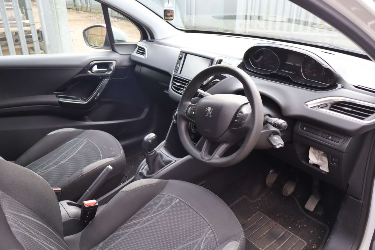 Used Peugeot 208 2015 for sale - 78083370: Photo 4