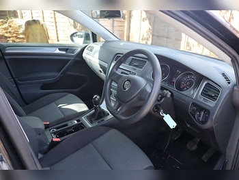 Used Volkswagen Golf 2014 for sale - 78111280: Photo