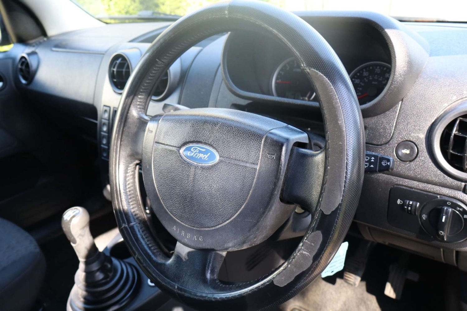 Used Ford Fusion 2004 for sale - 78026349: Photo 30