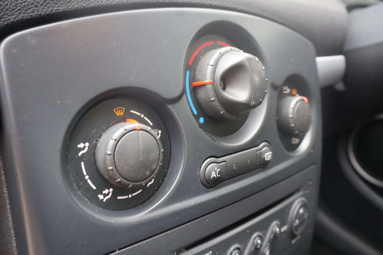 Used Renault Clio 2008 for sale - 78091320: Photo 31