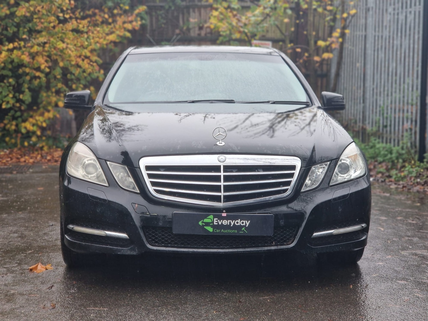 Used Mercedes-Benz E Class 2012 for sale - 76576668: Photo 1