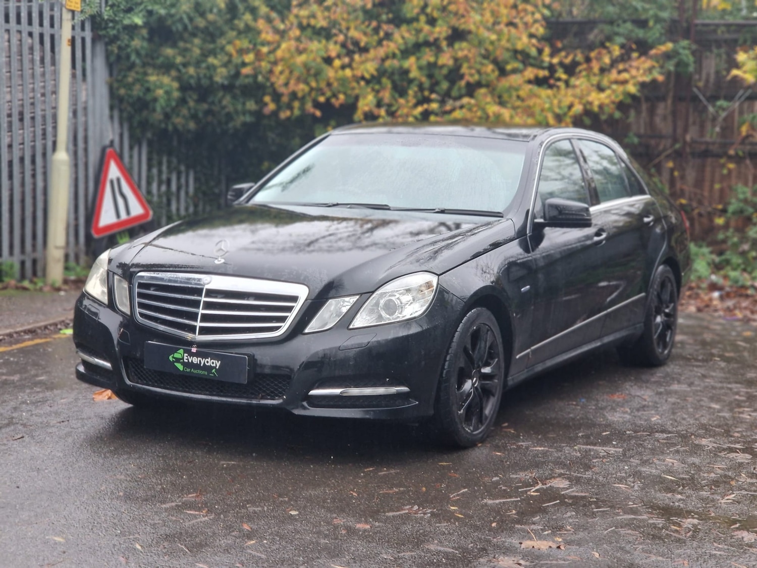 Used Mercedes-Benz E Class 2012 for sale - 76576668: Photo 3