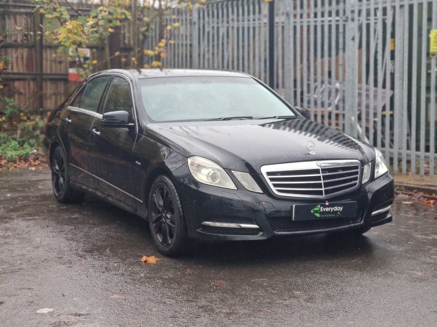 Used Mercedes-Benz E Class 2012 for sale - 76576668: Photo 5