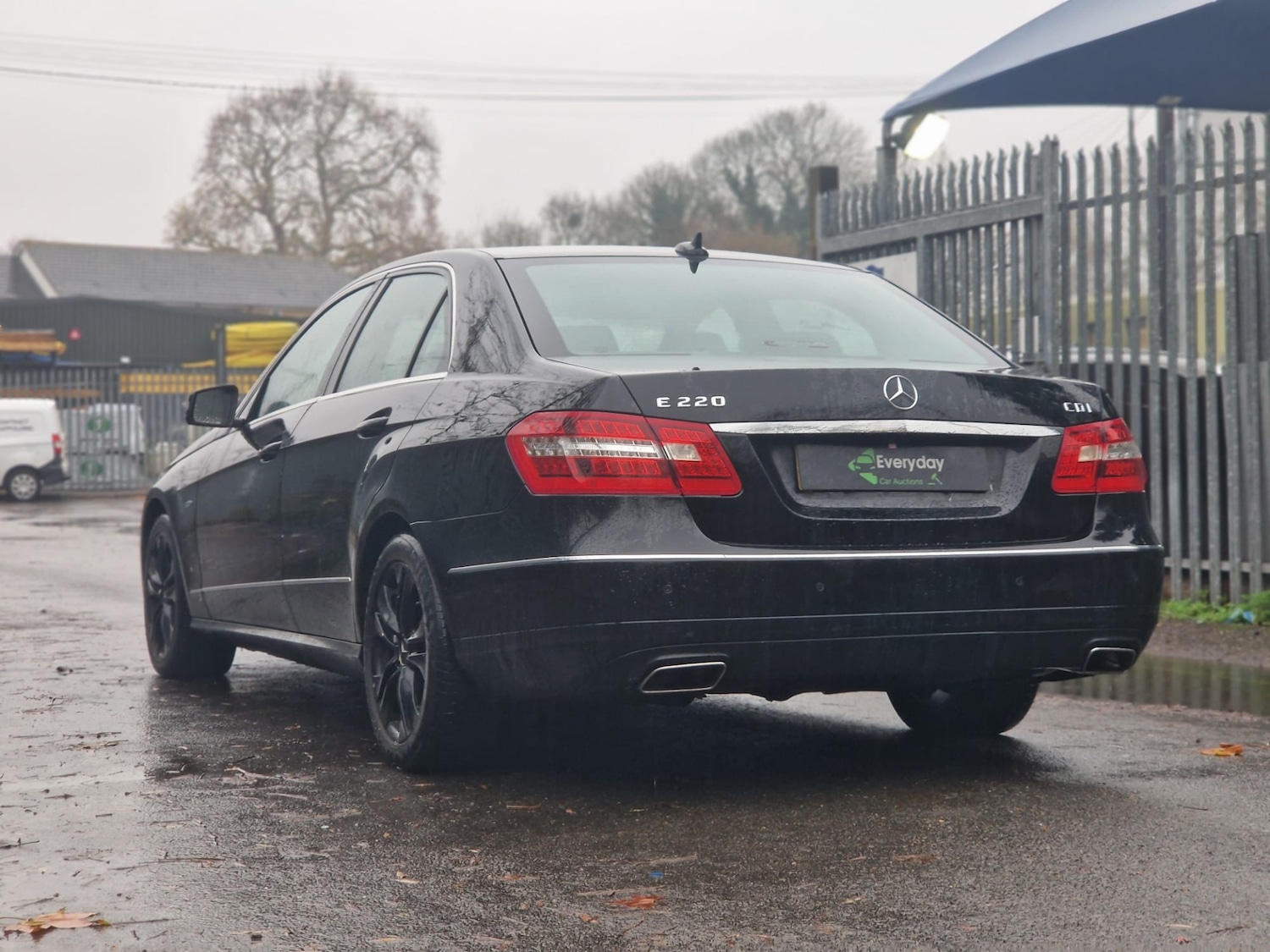 Used Mercedes-Benz E Class 2012 for sale - 76576668: Photo 8