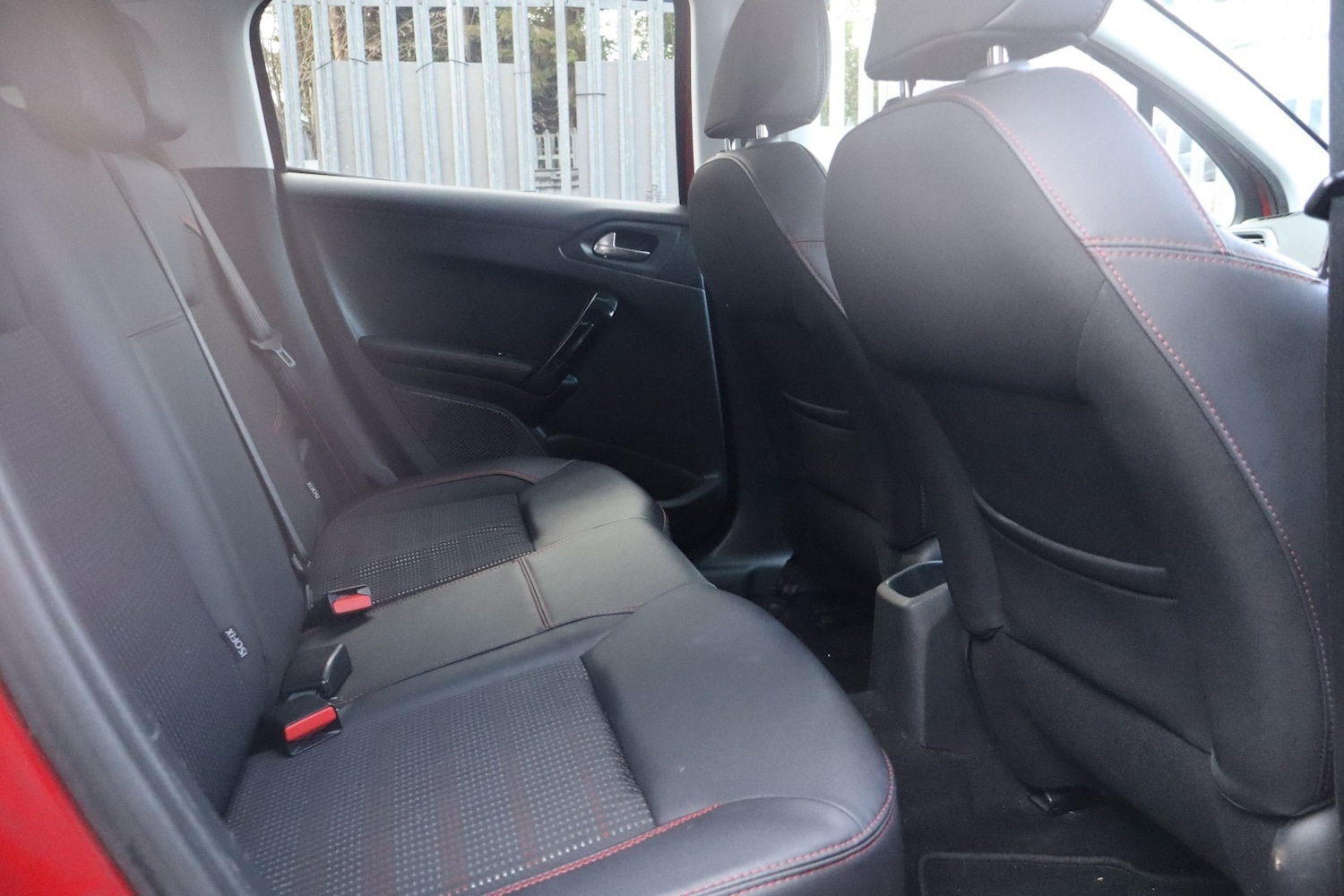 Used Peugeot 208 2016 for sale - 77312235: Photo 11