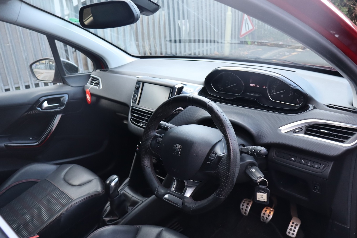 Used Peugeot 208 2016 for sale - 77312235: Photo 3