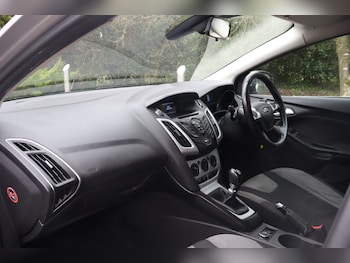 Used Ford Focus 2013 for sale - 77618839: Photo