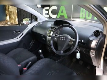 Used Toyota Yaris 2011 for sale - 78531845: Photo