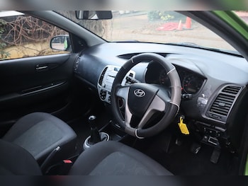 Used Hyundai i20 2010 for sale - 77170725: Photo
