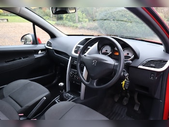 Used Peugeot 207 2011 for sale - 77501249: Photo