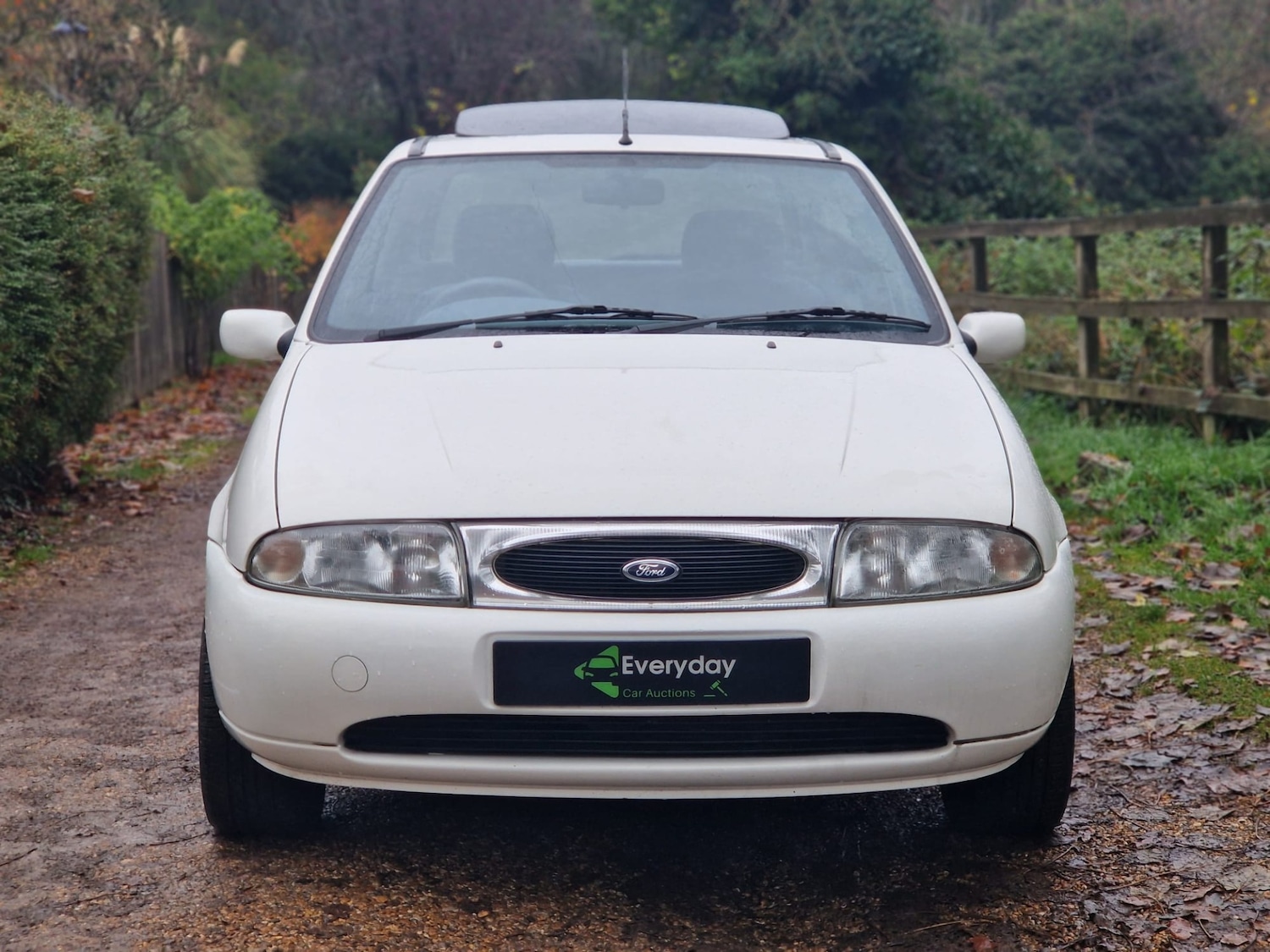 Used Ford Fiesta 1998 for sale - 76662467: Photo 2