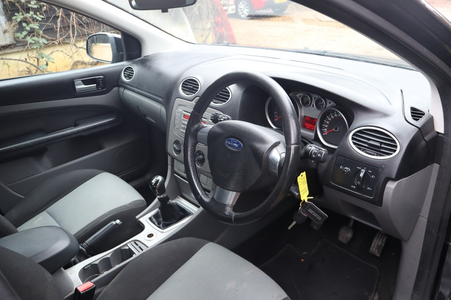 Used Ford Focus 2010 for sale - 77603459: Photo 4