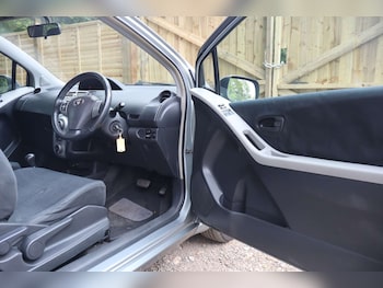 Used Toyota Yaris 2006 for sale - 78477098: Photo