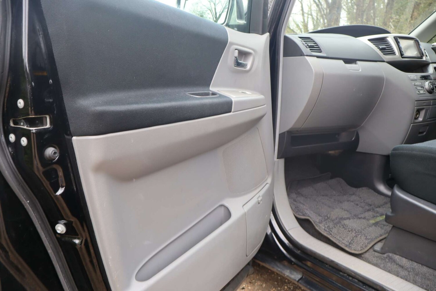 Used Toyota Voxy 2019 for sale - 78097362: Photo 29