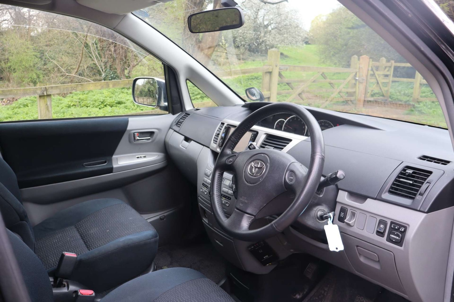 Used Toyota Voxy 2019 for sale - 78097362: Photo 4