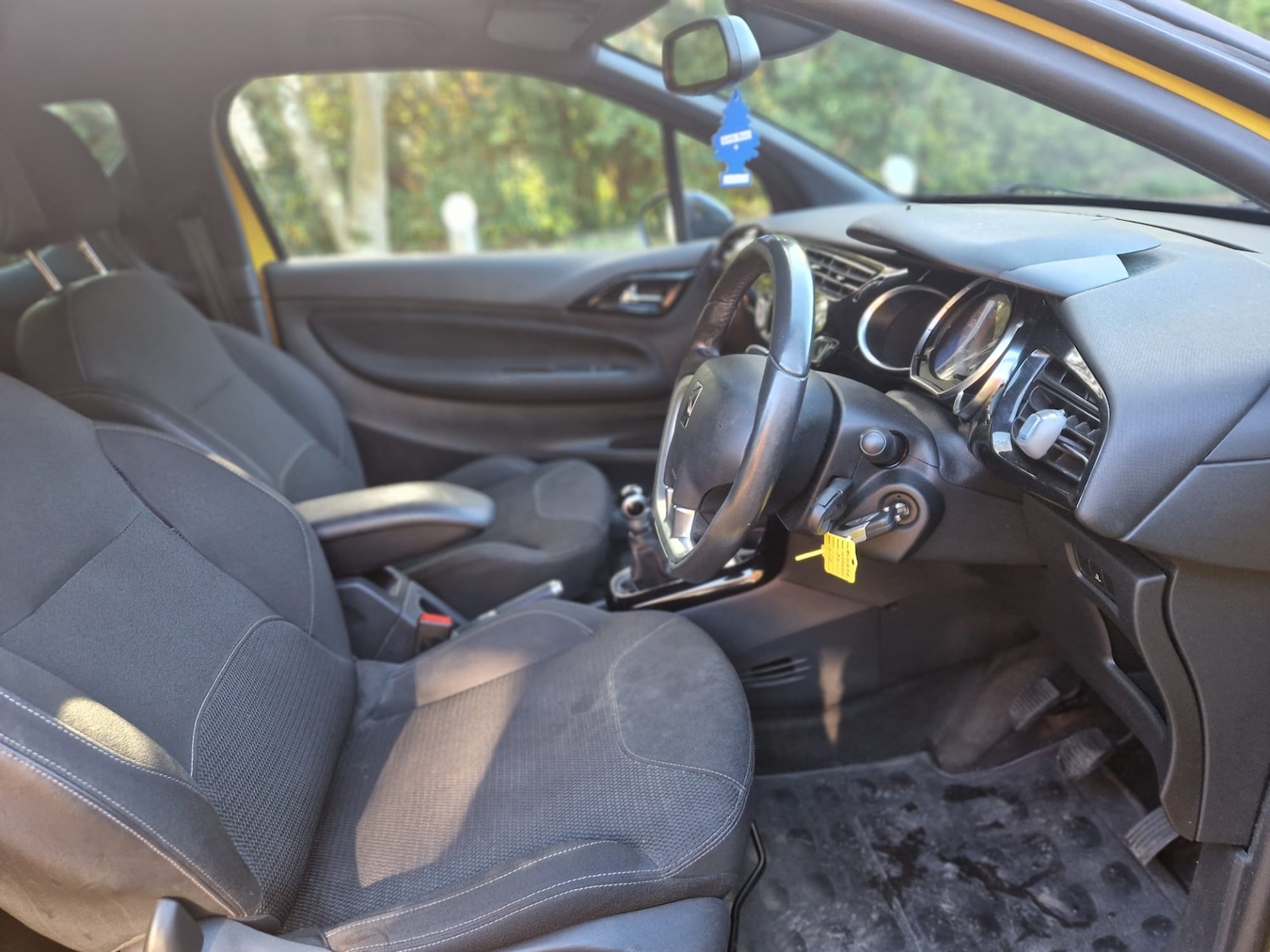 Used Citroen DS3 2011 for sale - 76363432: Photo 10