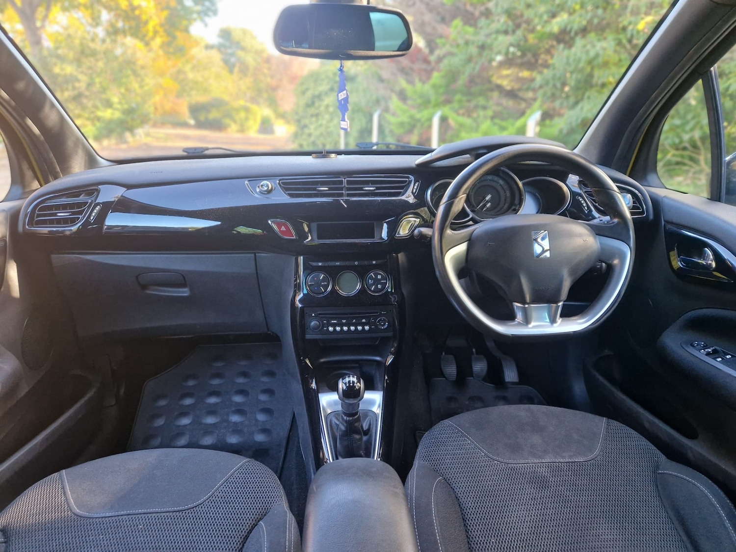 Used Citroen DS3 2011 for sale - 76363432: Photo 14