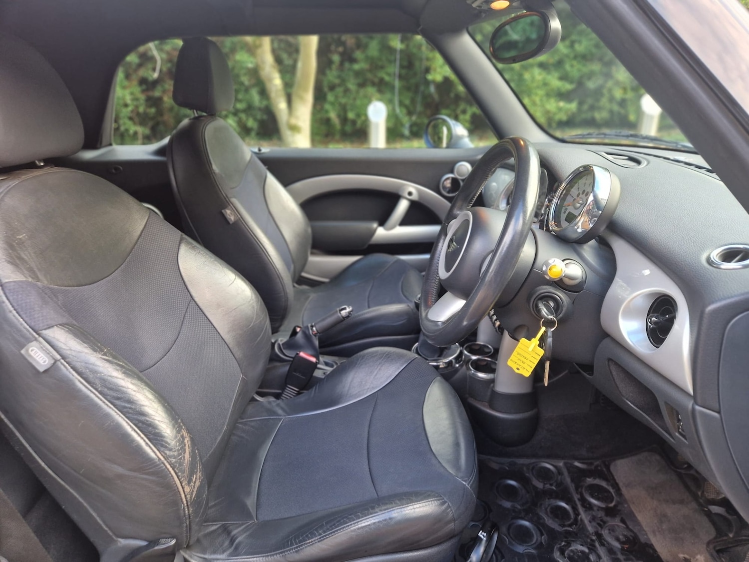 Used MINI Convertible 2005 for sale - 76479963: Photo 10