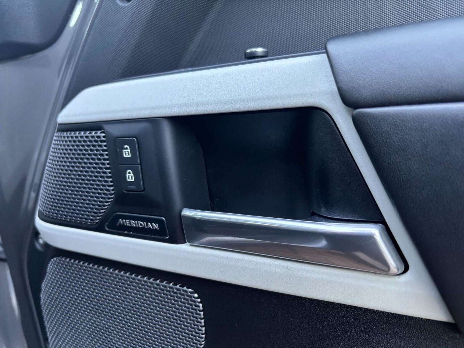 Used Land Rover Defender 110 2021 for sale - 77901551: Photo 54