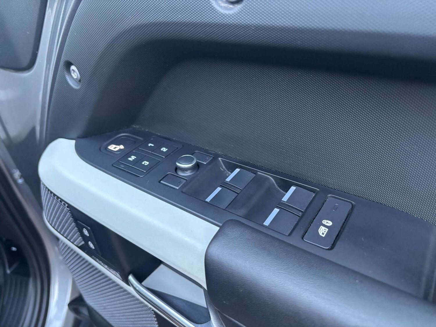 Used Land Rover Defender 110 2021 for sale - 77901551: Photo 55