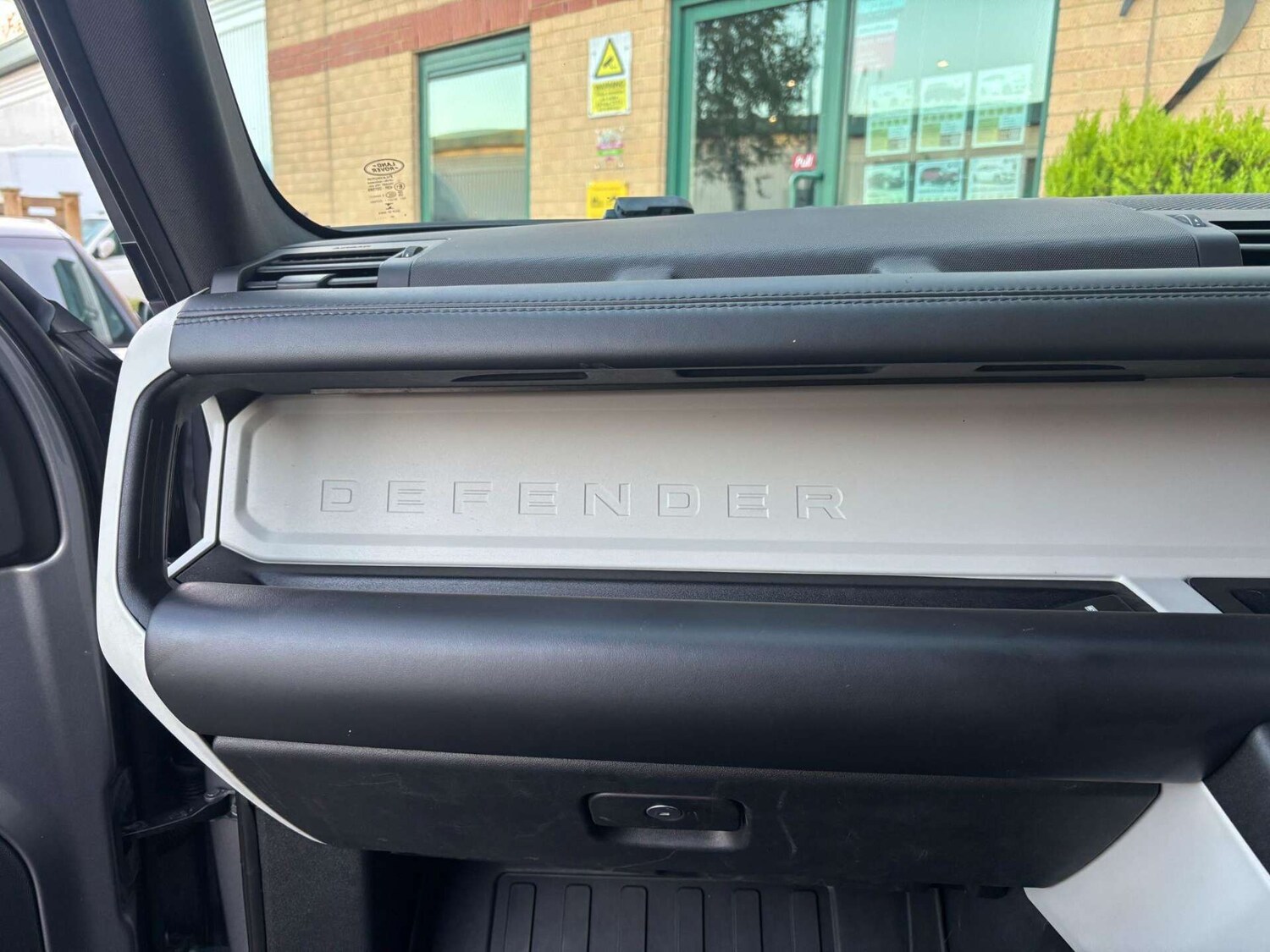 Used Land Rover Defender 110 2021 for sale - 77901551: Photo 62