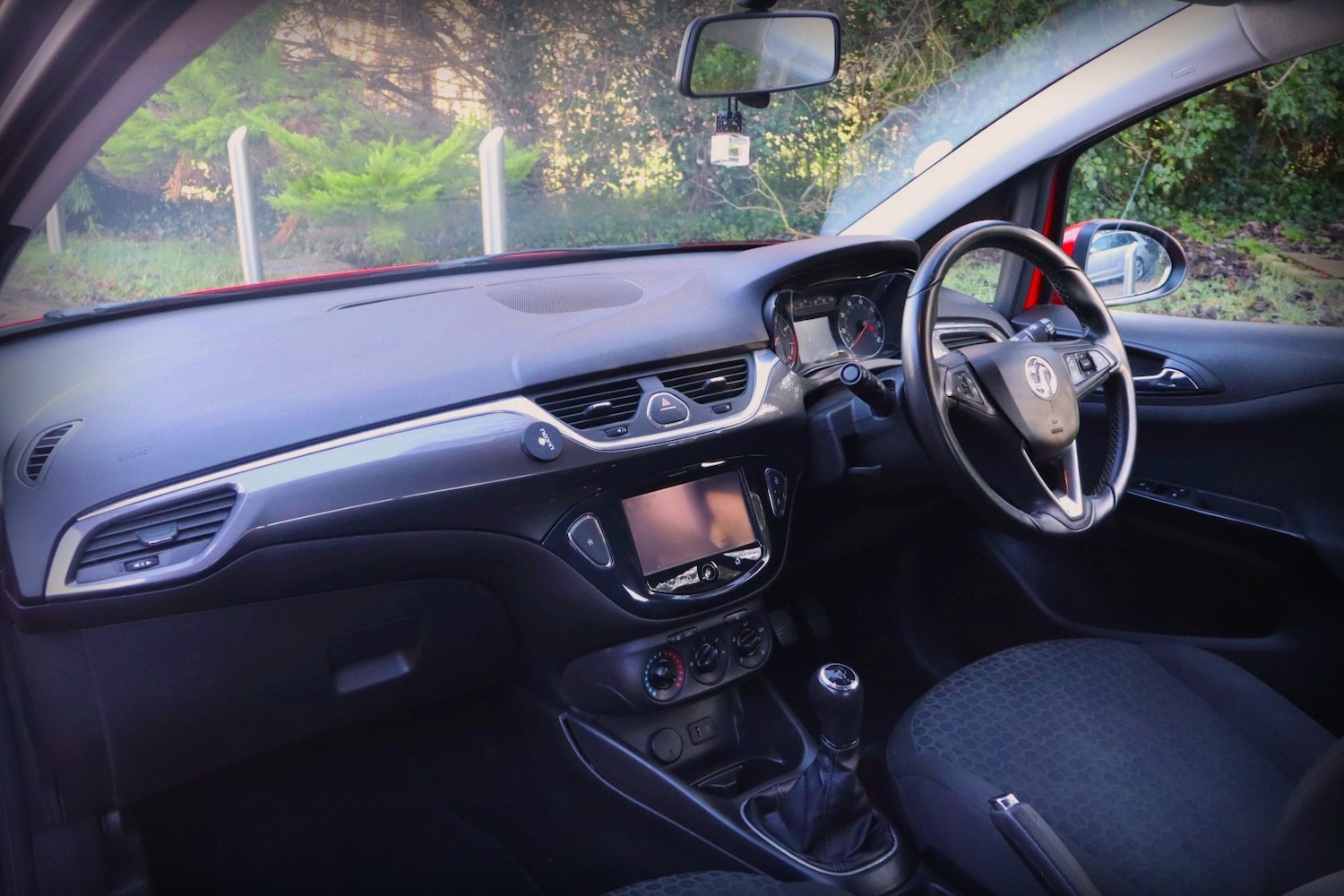 Used Vauxhall Corsa 2015 for sale - 77025652: Photo 3