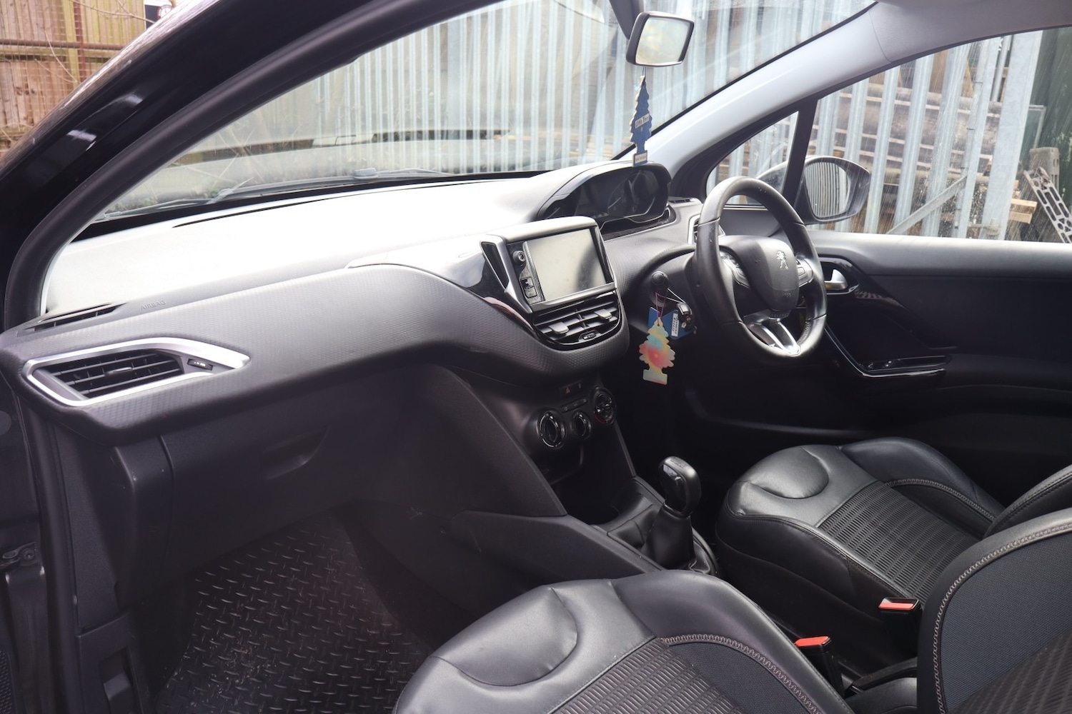 Used Peugeot 208 2018 for sale - 77528440: Photo 16