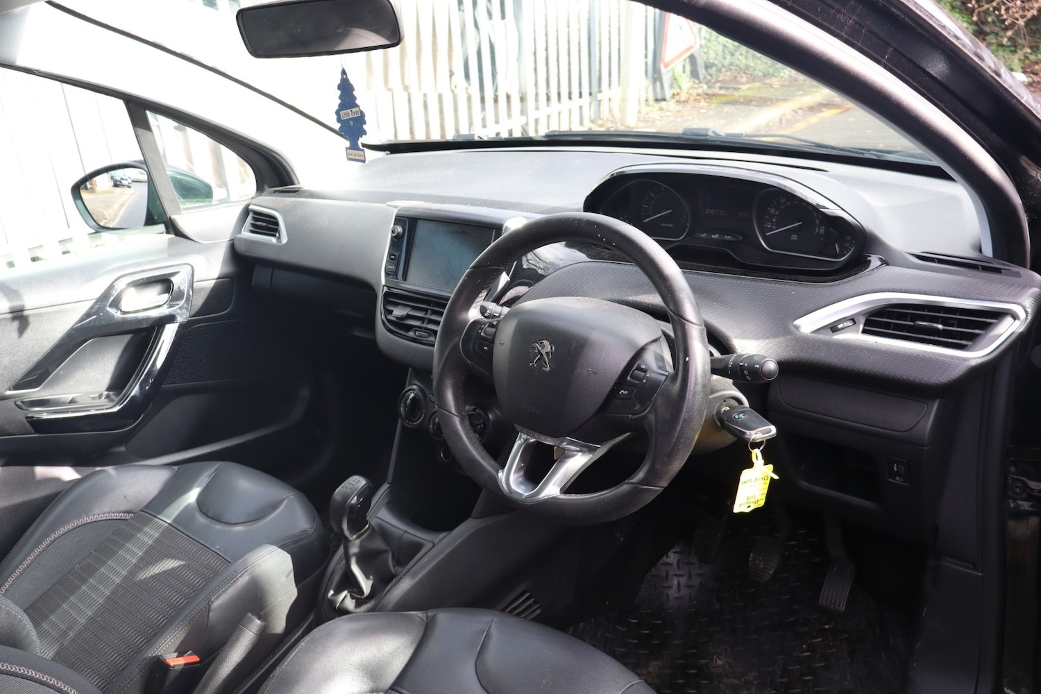 Used Peugeot 208 2018 for sale - 77528440: Photo 4